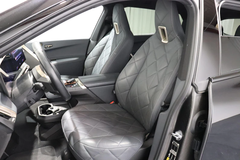 immagine del veicolo BMW iX