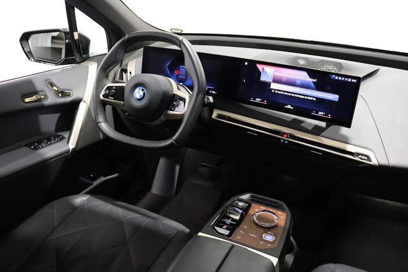 immagine del veicolo BMW iX