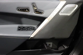 https://vehicle.imgix.net/4289082/84fc29e2-8e30-420a-937e-a99cf459d3bf.JPG