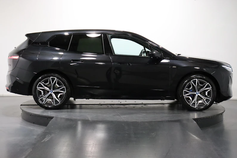 immagine del veicolo BMW iX