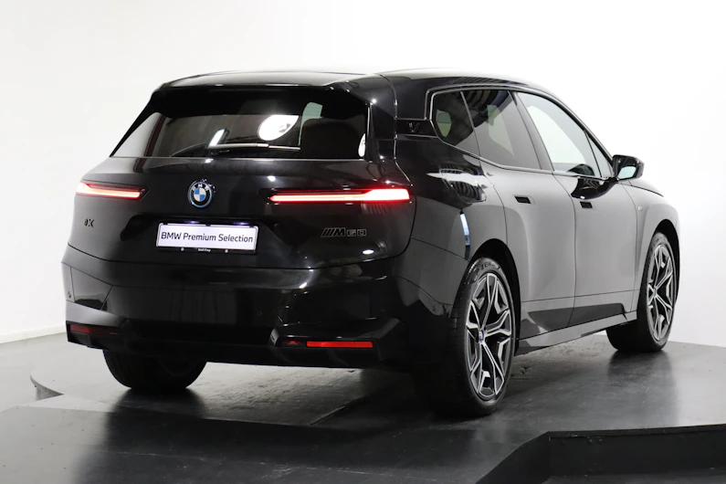 immagine del veicolo BMW iX