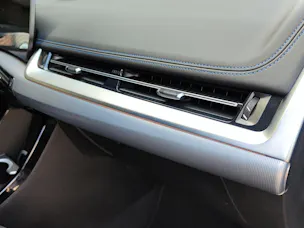 BMW X1 30e xDrive paddles