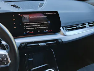 BMW X1 30e xDrive paddles
