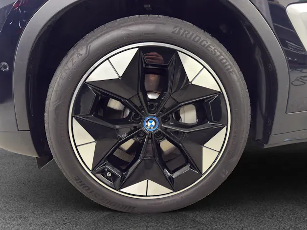 BMW iX3 Impressive