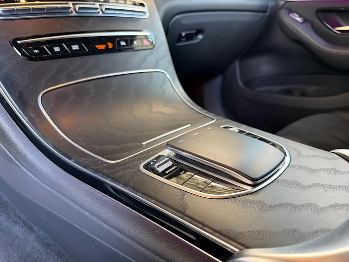 Fahrzeugbild MERCEDES-BENZ GLC 200