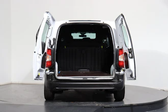 https://vehicle.imgix.net/4289204/e26e5c65-d4b4-4ef6-a39c-ccf425a07907.JPG