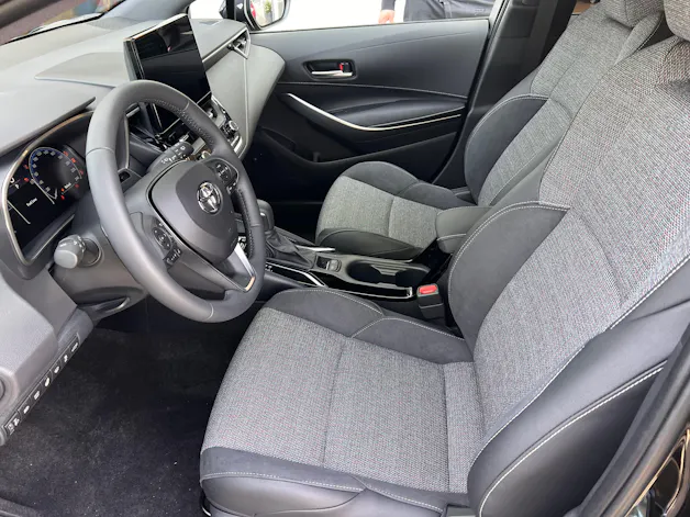 Toyota Corolla Touring Sports 2.0 HSD Swiss Edition