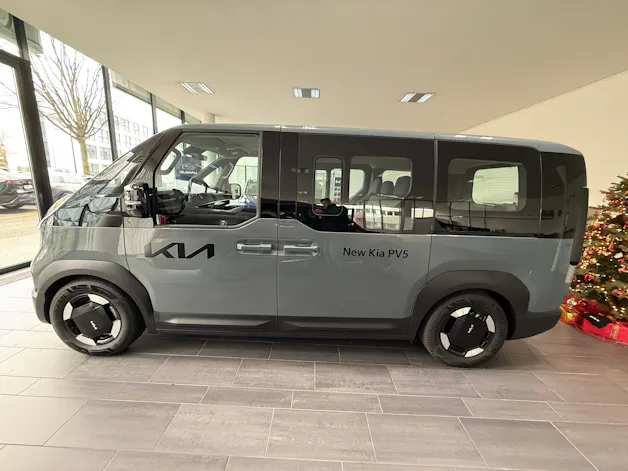 Kia PV5 Passenger 71.2 kWh Plus