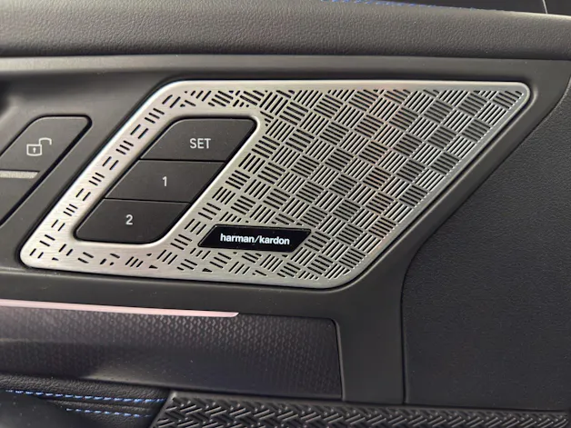 BMW X1 23d xDrive paddles
