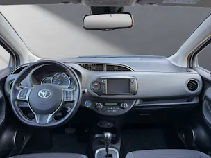Toyota Yaris 1.5 VVT-i HSD Sol Premium