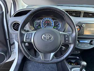 Toyota Yaris 1.5 VVT-i HSD Sol Premium