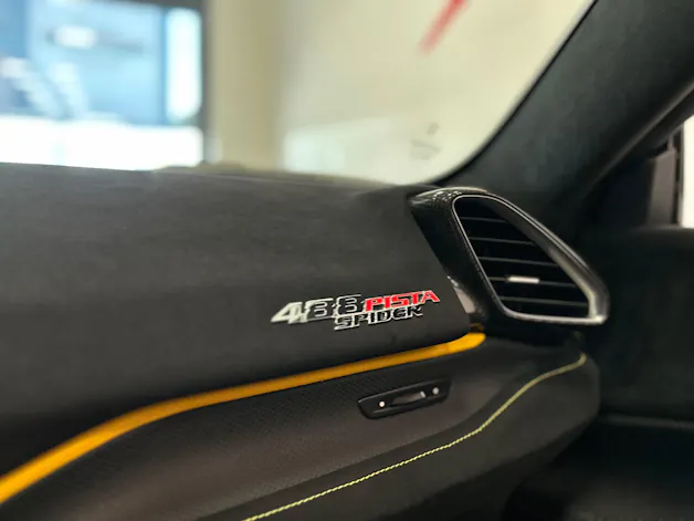 Ferrari 488 Pista Spider 3.9 V8