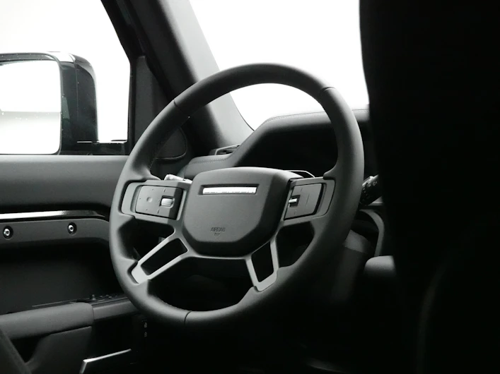 Fahrzeugbild LAND ROVER DEFENDER