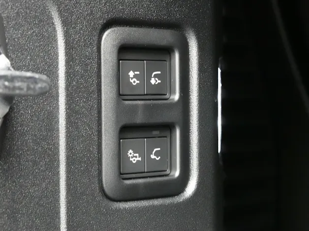 Land Rover Defender 90 3.0 D I6 250 X-Dynamic SE