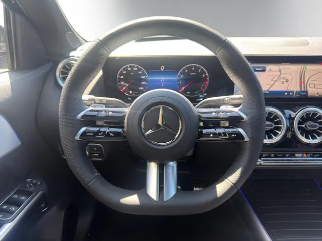 Mercedes-Benz GLA 220 4Matic 8G-DCT