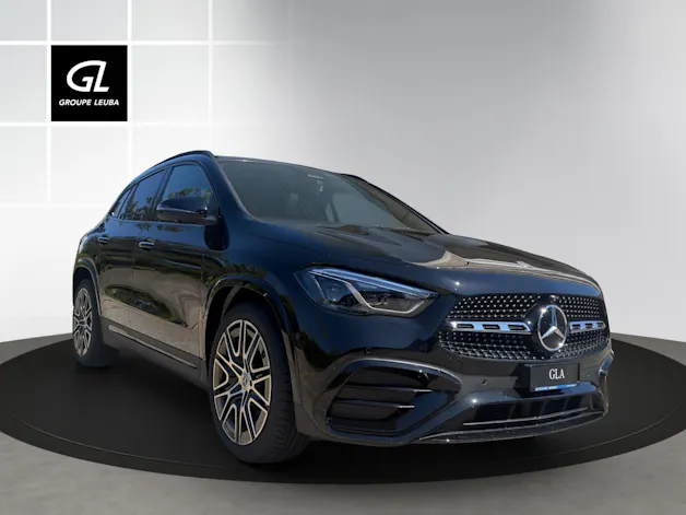 Mercedes-Benz GLA 220 4Matic 8G-DCT