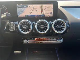 Mercedes-Benz GLA 220 4Matic 8G-DCT