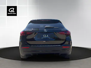 Mercedes-Benz GLA 220 4Matic 8G-DCT