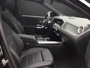 Mercedes-Benz EQA 300 4M Swiss Star