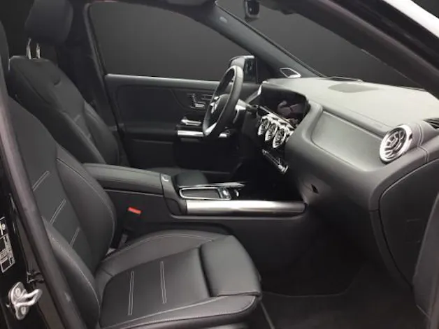 Mercedes-Benz EQA 300 4M Swiss Star