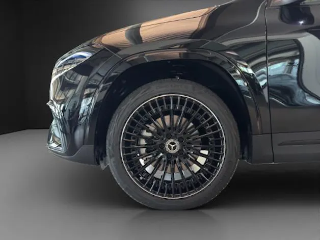 Mercedes-Benz EQA 300 4M Swiss Star