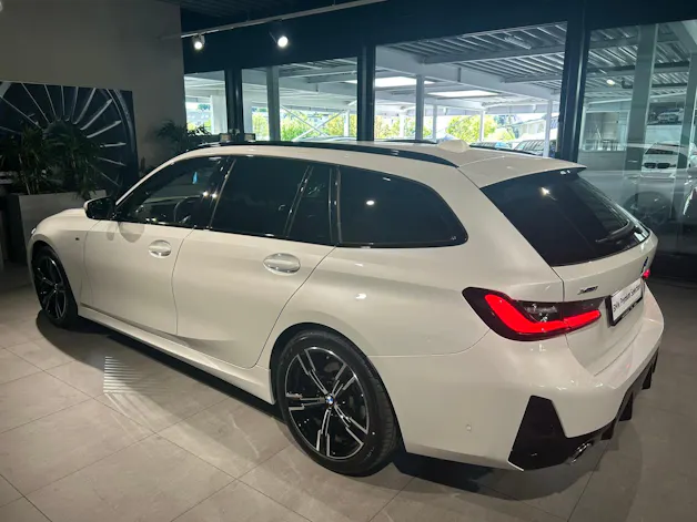 BMW 320d xDrive 48V Touring Steptronic M Sport