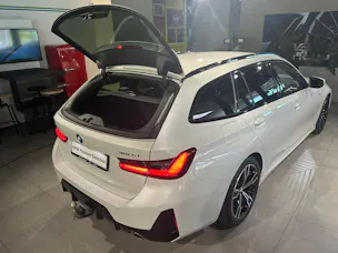 BMW 320d xDrive 48V Touring Steptronic M Sport