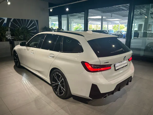 BMW 320d xDrive 48V Touring Steptronic M Sport