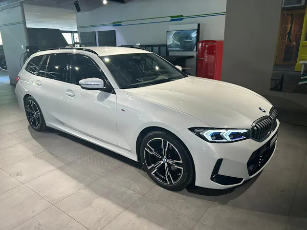 BMW 320d xDrive 48V Touring Steptronic M Sport