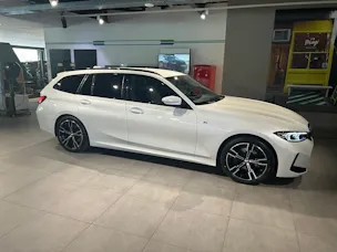 BMW 320d xDrive 48V Touring Steptronic M Sport