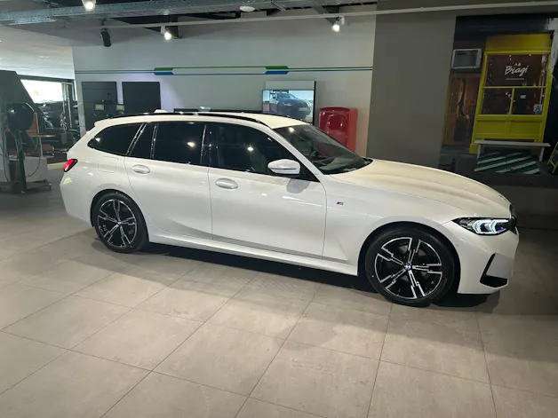BMW 320d xDrive 48V Touring Steptronic M Sport