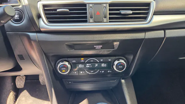 Mazda 3 SKYACTIV-G 100 Ambition