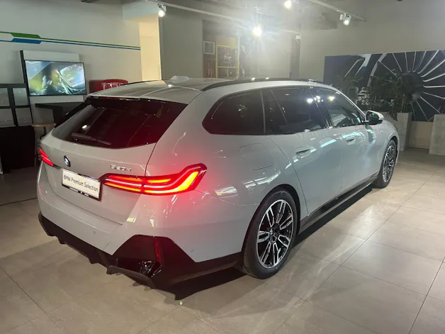 BMW 520d xDrive 48V Touring M Sport Steptronic