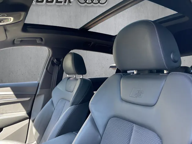 Audi e-tron 55 S Line Black Edition quattro