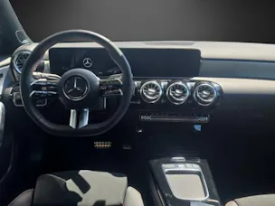 Mercedes-Benz A 200 7G-DCT