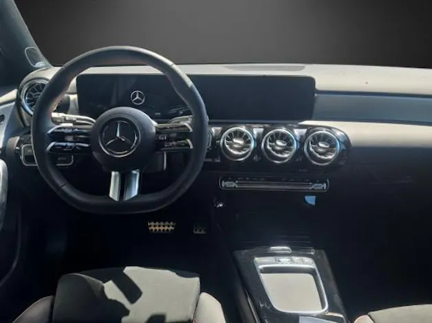 Mercedes-Benz A 200 7G-DCT