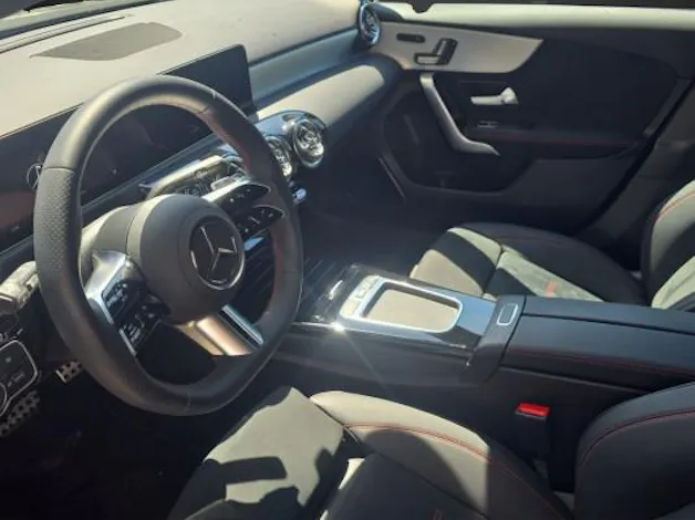Mercedes-Benz A 200 7G-DCT