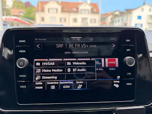 VW T-Roc R 4MOTION BLACK STYLE *** PANORAMAGLASDACH & VIELES MEHR ***