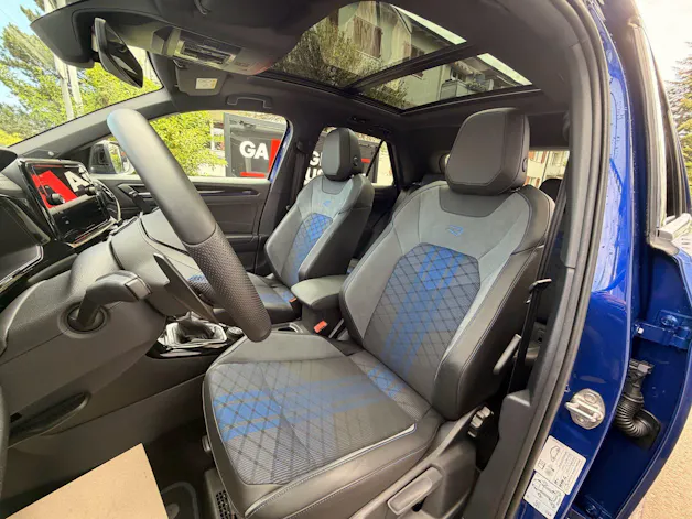 VW T-Roc R 4MOTION BLACK STYLE *** PANORAMAGLASDACH & VIELES MEHR ***