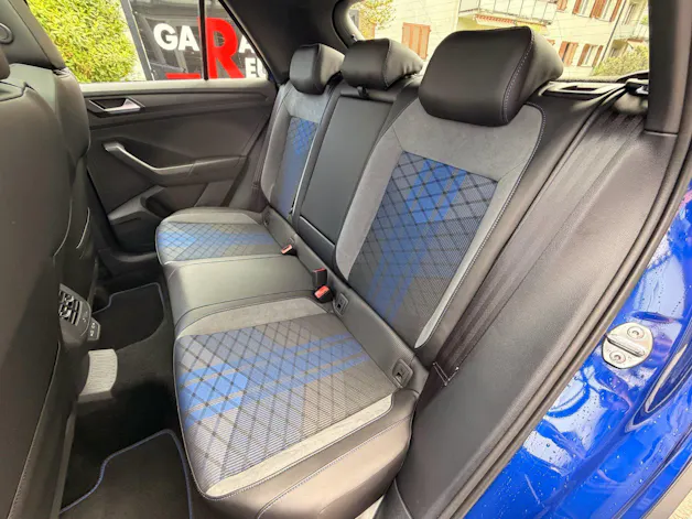 VW T-Roc R 4MOTION BLACK STYLE *** PANORAMAGLASDACH & VIELES MEHR ***