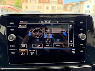 VW T-Roc R 4MOTION BLACK STYLE *** PANORAMAGLASDACH & VIELES MEHR ***