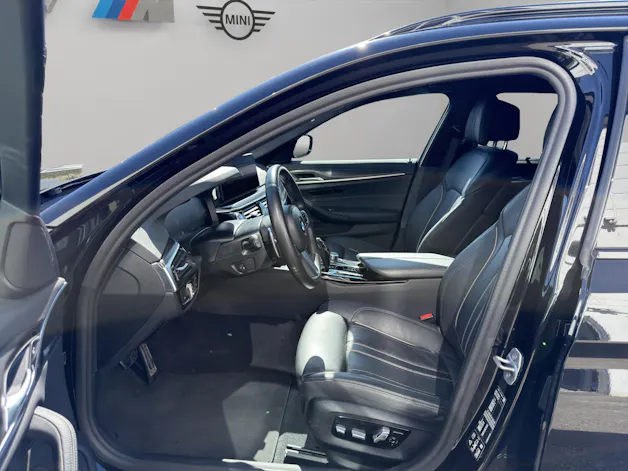 BMW 530d xDrive 48V Touring Pure M Sport Steptronic