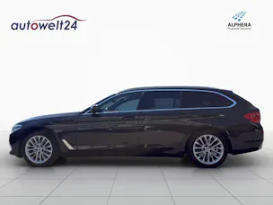 BMW 540i xDrive Touring Luxury Line Steptronic
