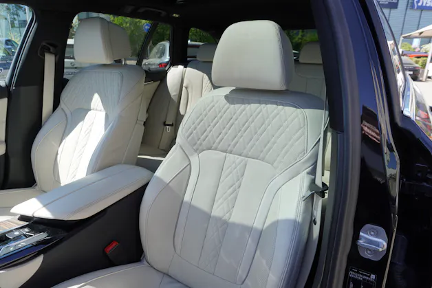 BMW 540i xDrive Touring Luxury Line Steptronic