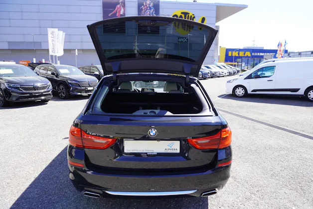 BMW 540i xDrive Touring Luxury Line Steptronic
