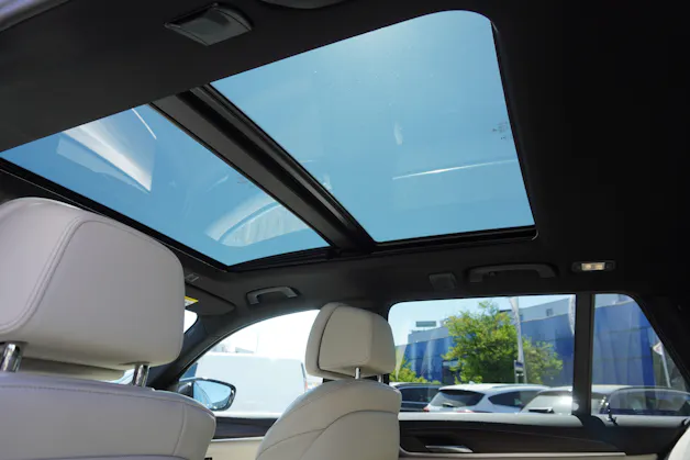 BMW 540i xDrive Touring Luxury Line Steptronic