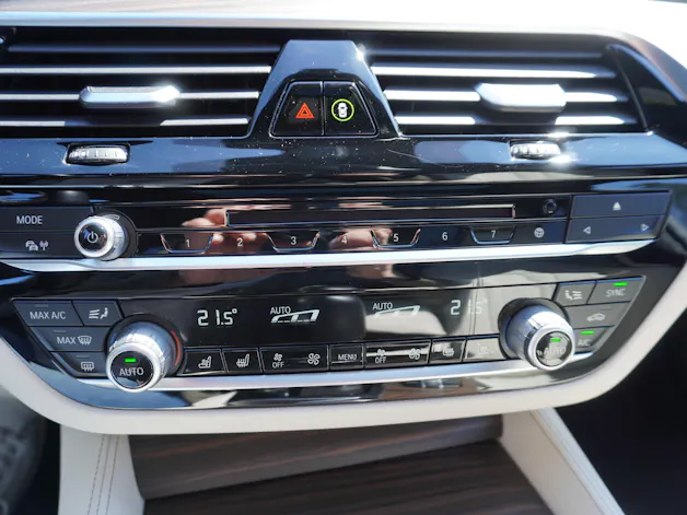 BMW 540i xDrive Touring Luxury Line Steptronic