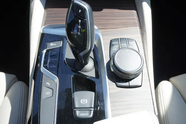 BMW 540i xDrive Touring Luxury Line Steptronic