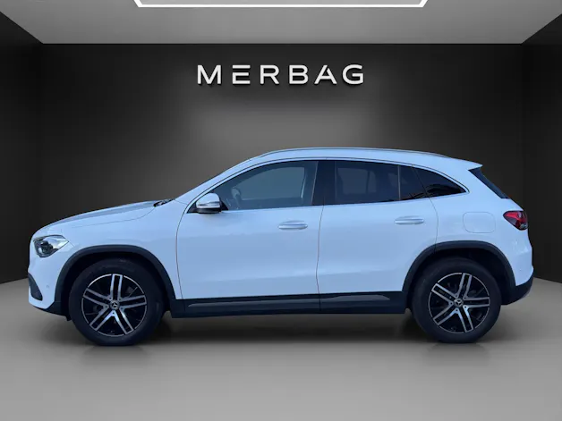 Mercedes-Benz GLA 220d Progress. 4Matic