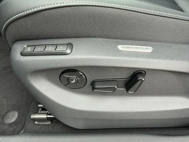 VW Tiguan R-Line Plus